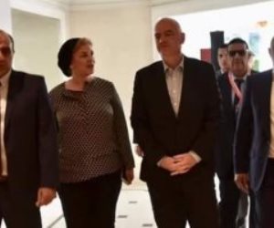 رئيس فيفا يصل القاهرة لحضور حفل افتتاح أمم إفريقيا