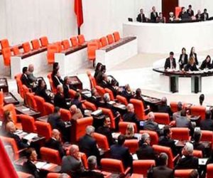 حلفائك باعوك يا ديكتاتور .. 80 نائب من حزب أردوغان يعتزمون الإنشقاق 