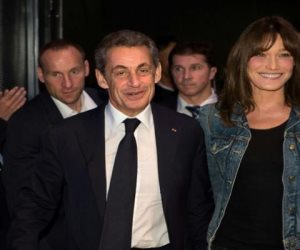 صورة لساركوزي وكارلا بروني.. سر ظهور الرئيس الفرنسي أطول من زوجته 