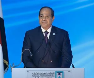 الرئيس السيسي يختتم كلمته في افتتاح مؤتمر الشباب بجملة: «تحيا مصر» 