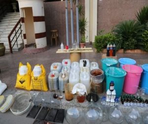 تحريز مضبوطات بـ 200 مليون جنيه.. تفاصيل إسقاط أكبر تشكيل عصابي لتصنيع مخدر الآيس (صور )