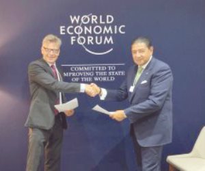 توقيع اتفاقية شراكة بين التجارى الدولى والمنتدى الاقتصادى العالمى