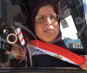 بأعلام مصر وهتافات "معاك يا سيسي".. مظاهرات داعمة للرئيس بكورنيش السويس