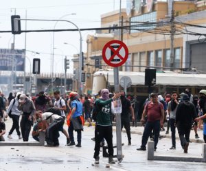 العالم هذا الصباح: الفوضى والتظاهرات في بوليفيا وتشيلي.. والجميلات يتألقن بكندا للتزلج