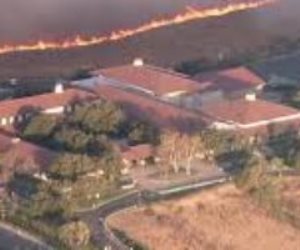 جحيم كاليفورنيا يتسع.. إخلاء مكتبة ريجان الرئاسية بسبب الحرائق
