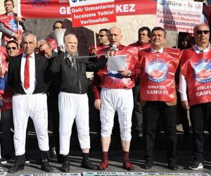 أردوغان "شلح" الأتراك.. الشعب يتظاهر في الشوارع بالملابس الداخلية (صور)
