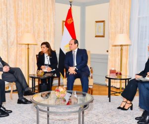 السيسي يستقبل نائب رئيس "مرسيدس بنز" في مقر إقامته ببرلين