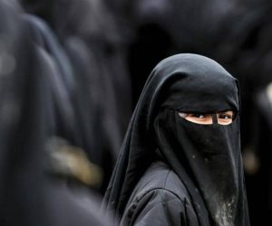 التنظيمات الإرهابية لم تخل من النساء.. مقاتلات داعش وتنظيم الأخوات لا يختلفن كثيرا