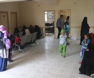 وكيل صحة شمال سيناء يحيل أطباء وإداريين بالمركز الحضري في العريش للتحقيق (صور)