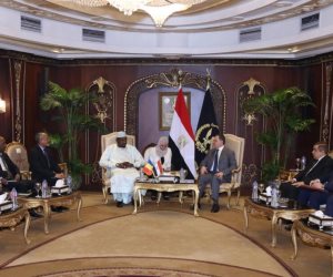 وزير الداخلية يستقبل وزير الدفاع والأمن بجمهورية تشاد