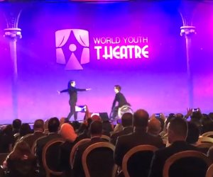 على مسرح «شباب العالم».. عرض رائع لراقص لديه عجز في قدمه (فيديو)
