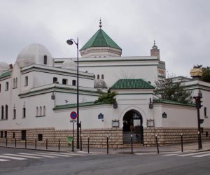 مسجد فرنسا الكبير و130 مسجد تابعاً يقررون تغيير القيادة الدينية الأكبر بعد 28 سنة
