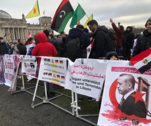 متظاهرون يطالبون مؤتمر برلين بمنع التدخلات التركية في ليبيا 