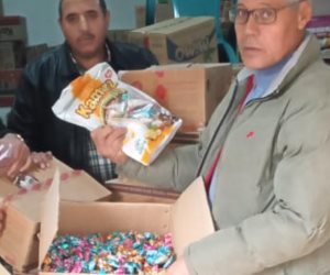 ضبط مواد غذائية منتهية الصلاحية بحملة للصحة والتموين في العريش (صور)