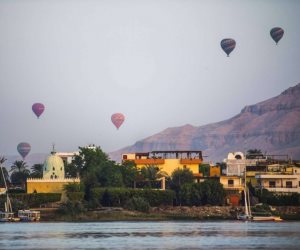 السياحة تنتعش بالأقصر ورحلات البالون تزين سماء المحافظة 