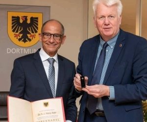 وسام شرف جديد لإنجازاته في ألمانيا.. هاني عازر: أهديه لبلدي مصر صاحبة الفضل