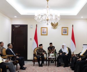 الرئيس الإندونيسي يستقبل أمين عام رابطة العالم الاسلامى ويشيد بالجهود الدولية للرابطة