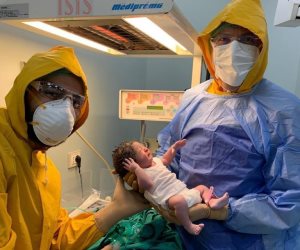 داخل مستشفى الغردقة العام.. ولادة أول طفل لأم متعافية من فيروس كورونا 