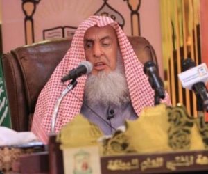 مفتي السعودية: صلاتا التراويح والعيد في البيوت إذا استمرت جائحة كورونا
