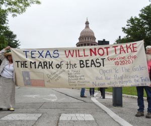 مظاهرات بمدينة أوستن الأمريكية لرفض قرارات ولاية تكساس بالبقاء فى المنازل