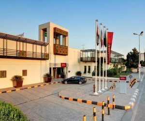 بلاغ من العاملين بفندق ميريكور الهرم ضد الإدارة بعد تسريحهم.. و"ملتقى الحوار للتنمية" تطالب بحمايتهم‏