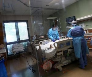 لا تستخفوا بالوباء.. 4 عوامل تحدد "شدة الإصابة" بكورونا