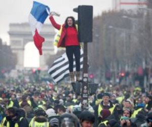 الوضع في فرنسا.. قلق من تفشي جديد لـ"كورونا" ومصادمات أمام "قصر العدالة"