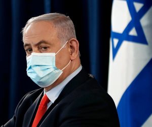 مسؤول فلسطيني: حكومة تل أبيب لم تفعل شيء سوى إزاحة نتنياهو