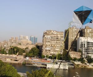 الطائرات الورقية.. شبح يقتل الأطفال ومطالب برلمانية بمنعها