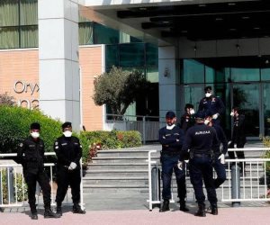  تخفيض رواتبهم بنسبة 30%.. الأزمة المالية تطول مغاربة عاملين بـ"الداخلية القطرية"  