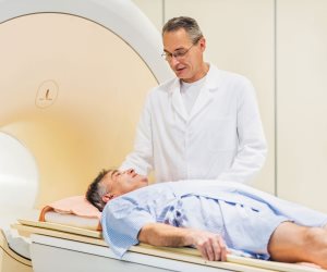 اطمن على نفسك.. من يحتاج إلى فحص الكالسيوم بالأشعة المقطعية؟