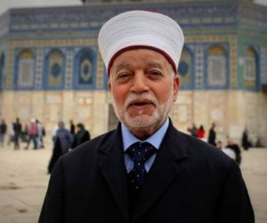 لماذا لم يمنع مفتي القدس "الأتراك" من الصلاة في المسجد الأقصى مثل فتواه عن الإماراتيين؟