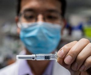 جواسيس كورونا.. الصين وروسيا وإيران يحاولون قرصنة أبحاث اللقاح الأمريكية