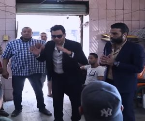 منير الجن في البرلمان.. علقة موت لمرشح نصاب في «الحلزومة» (فيديو)