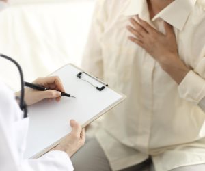 أعراض الإصابة بالشريان التاجي وطرق الوقاية منه