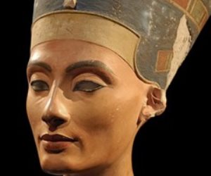 مكتشف الرأس زور التقرير.. كيف خرج تمثال نفرتيتى من مصر؟ 