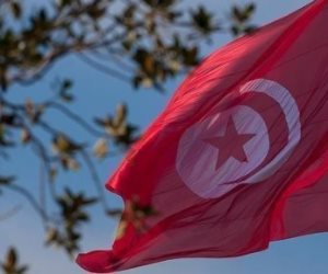 الفوضي تعم تونس.. احتجاجات عنيفة بعد مقتل كهل داخل "كشك" خلال تنفيذ قرار هدم