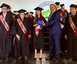 الاحتفال بتخرج دفعة 2019-2020 بكلية الطب بجامعة مصر للعلوم والتكنولوجيا.. صور