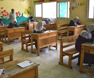 نائب وزير التربية والتعليم: لا يمكن إجبار الطالبات على ارتداء الحجاب والوزارة تحقق في واقعة مدرسة بلبيبس