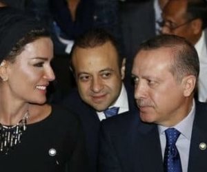 موزة وأردوغان يتبادلان نظرات الغزل.. ونشطاء قطريون: «تميم حوش صاحبك عني»..