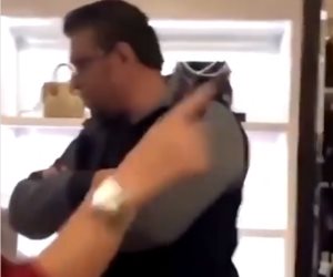 أمريكى يحاول طرد شباب عرب من متجر بشيكاغو في واقعة عنصرية جديدة.. فيديو وصور