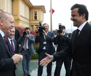 "تركيا ليست متجرا لأردوغان".. داوود أوغلو يتهم السلطان العثماني بخيانة تركيا لصالح قطر