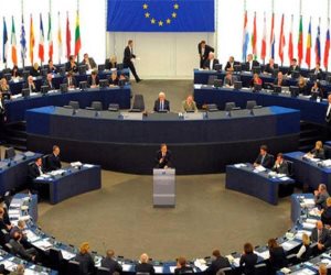ثروت الخرباوي يكشف لـ"صوت الأمة" دور الإخوانية مها عزام في تحريض البرلمان الأوروبي ضد مصر