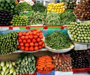 أسعار الخضروات فى الأسواق تشهد تراجعا طفيفا .. الطماطم 2.75 جنيه والبصل 2 جنيه