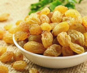 أخضائية تغذية عن تناول الزبيب : لا ينصح من يعانون السكري أو السمنة بتناوله رغم فوائده الأخري