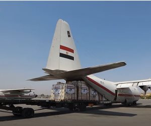 طائرة نقل عسكري محملة بالمساعدات الطبية تصل ليبيا الخميس (فيديو)