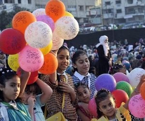 «الفلك الدولي» يكشف: لماذا  احتفلت 3 دول اليوم الأحد بأول أيام عيد الفطر