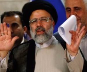 أسوشيتدبرس: رئيس السلطة القضائية الإيرانية المتشدد إبراهيم رئيسي يتقدم بأوراق ترشحه للرئاسة