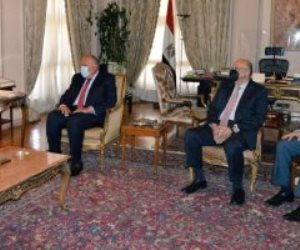 "شكرى" يؤكد لرئيس مجلس الشورى اليمنى استمرار دعم مصر لليمن الشقيق