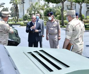 الرئيس السيسي يناقش خطة رفع كفاءة القوات المسلحة.. وتطورات "حياة كريمة"